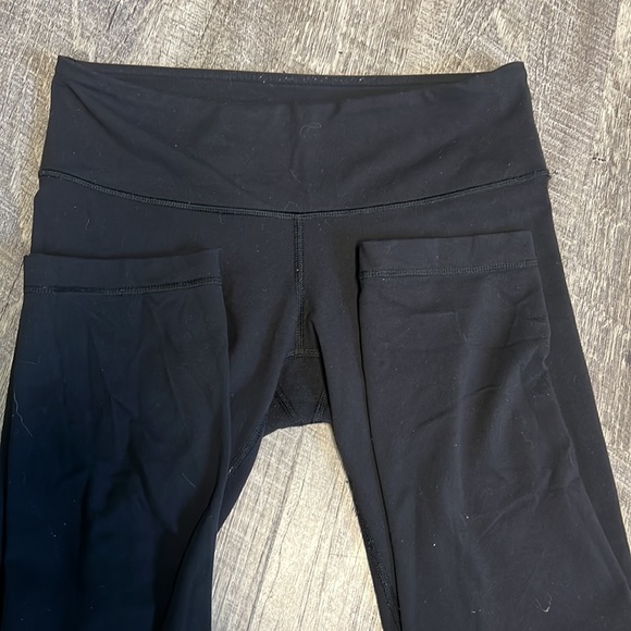 3/4 length capri lululemon leggings - Picture 3 of 5
